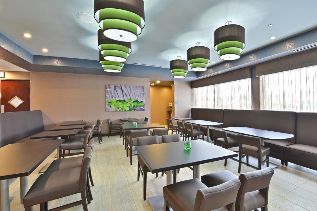 Wyndham Garden Elk Grove Village - O'Hare Exterior foto